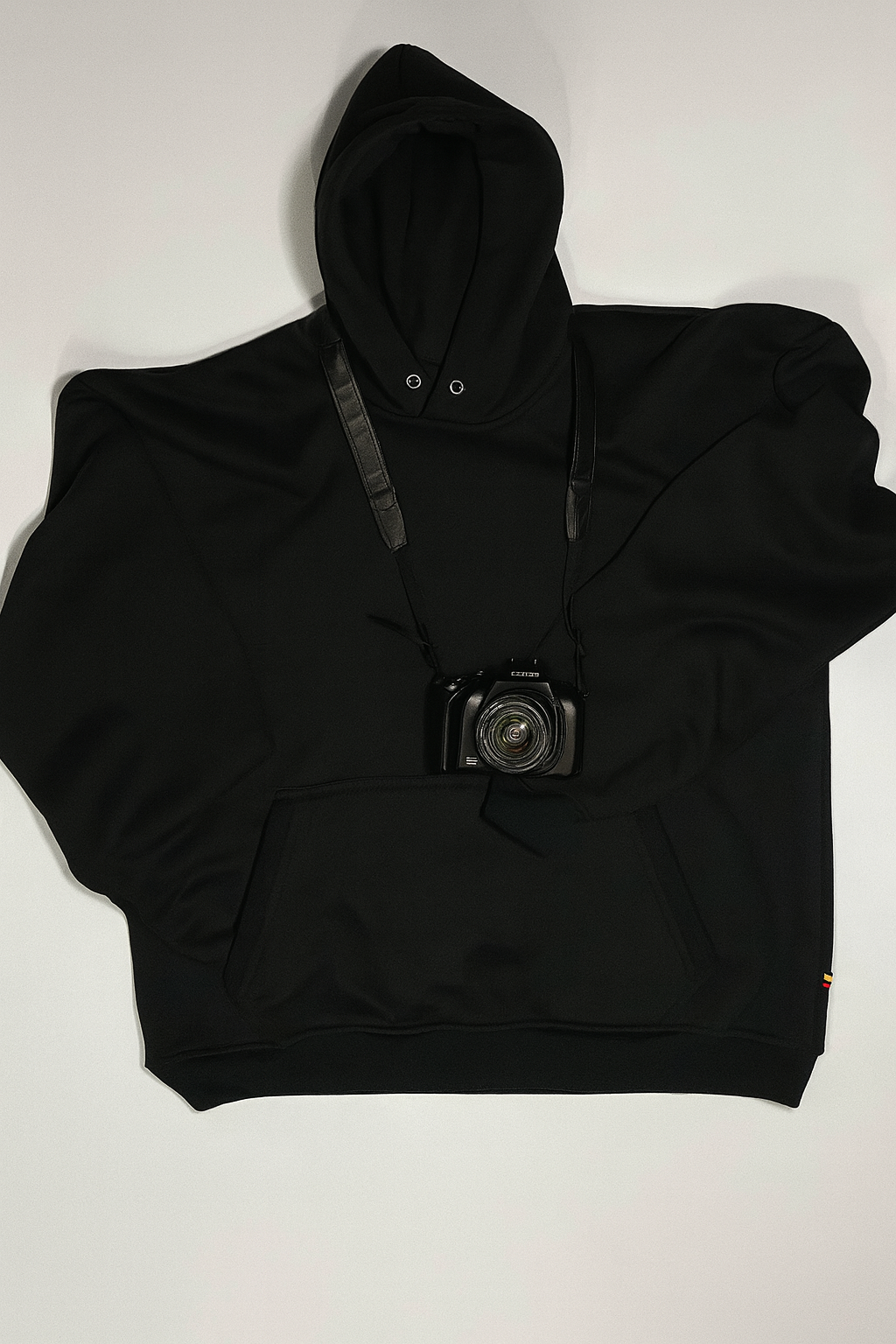 Buzo negro MarcadoLA